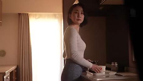 Reboladinha deliciosa da loira rabuda ate no cho da sala - Uncensored Asian Videos